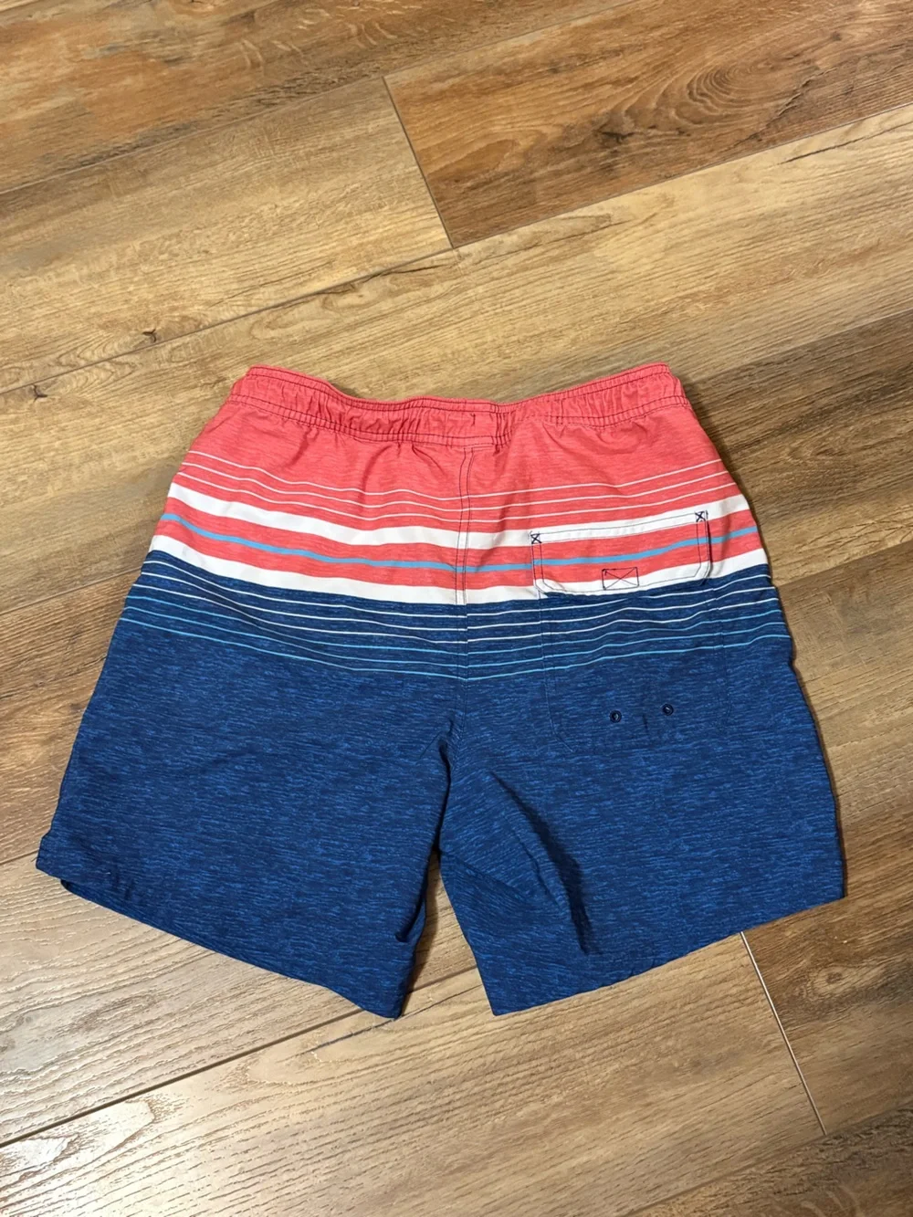 Vineyard Vines Men's Striped Red and Navy Casual Shorts